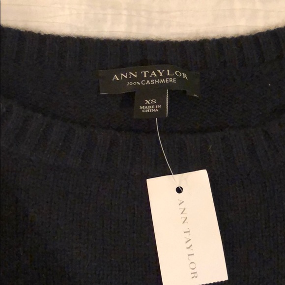 Ann Taylor cashmere medium sleeve sweater - Picture 2 of 3